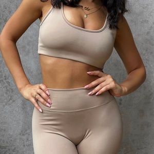 437 Scoop Bra Latte (M)